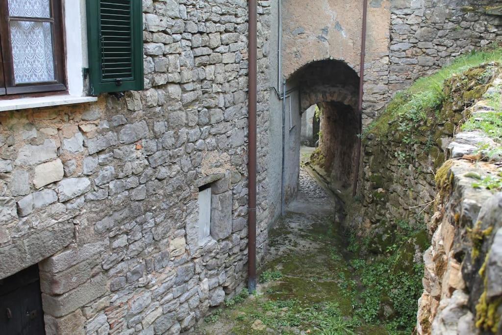 Casa Nel Borgo Antico Villa Quaratica Exterior foto