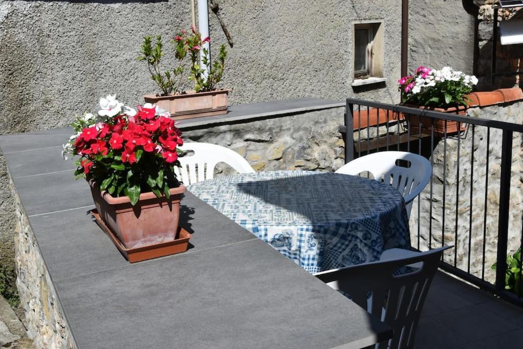 Casa Nel Borgo Antico Villa Quaratica Exterior foto