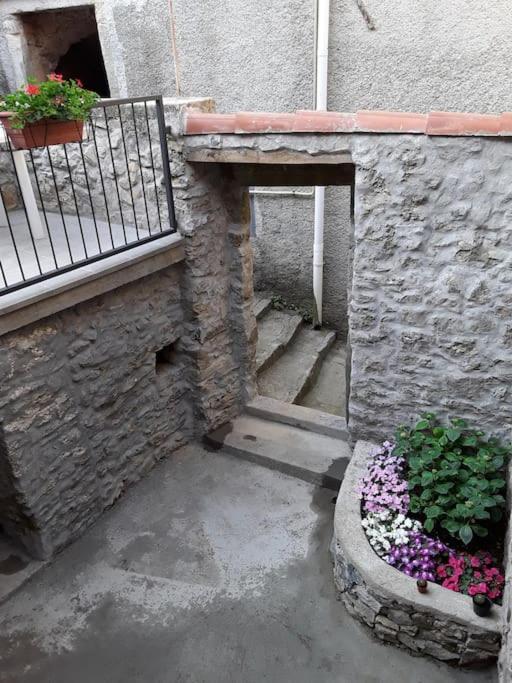 Casa Nel Borgo Antico Villa Quaratica Exterior foto