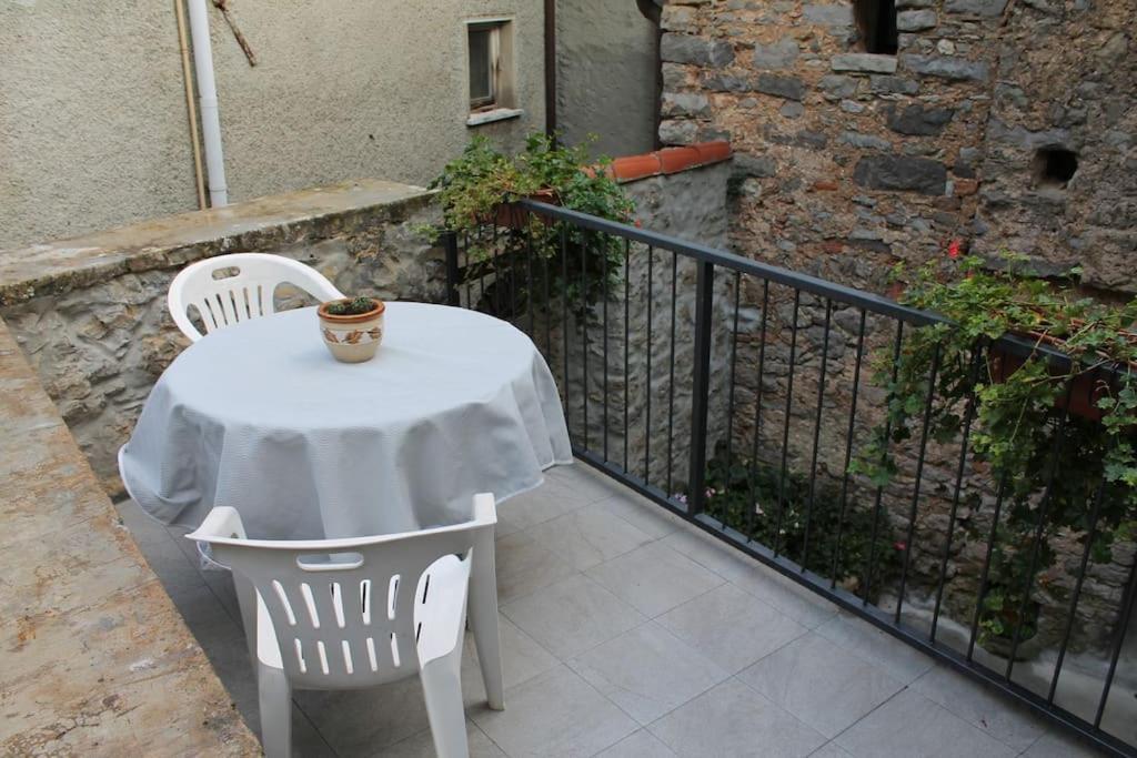 Casa Nel Borgo Antico Villa Quaratica Exterior foto