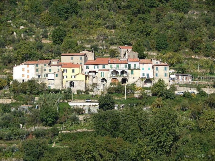 Casa Nel Borgo Antico Villa Quaratica Exterior foto