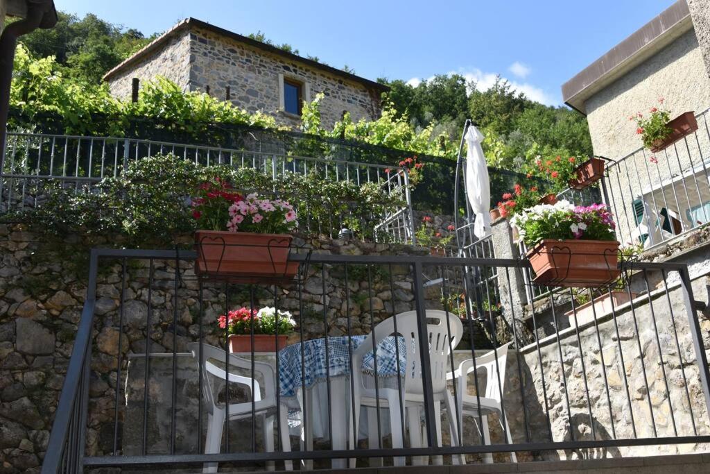 Casa Nel Borgo Antico Villa Quaratica Exterior foto