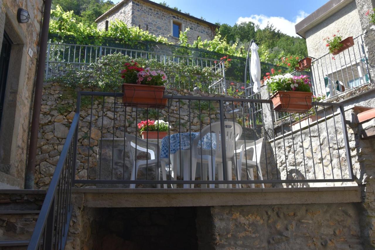 Casa Nel Borgo Antico Villa Quaratica Exterior foto